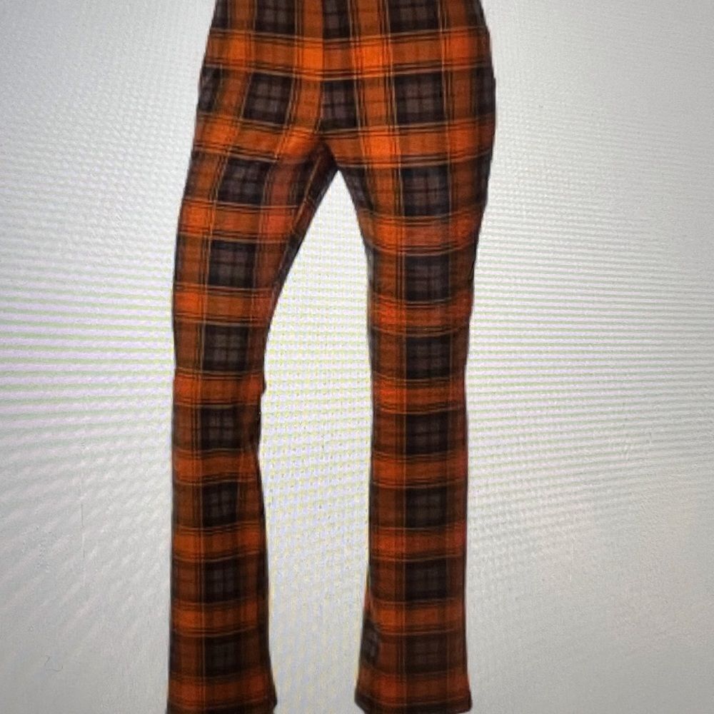 Iman trousers 2 colors warm tones brown/navy, cool tones black & White.